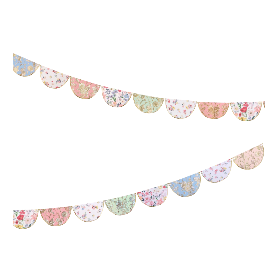 English Garden Scallop Garland Decoration