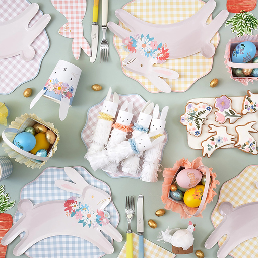 Assorted Gingham Scalloped Plates - 2 Sizes