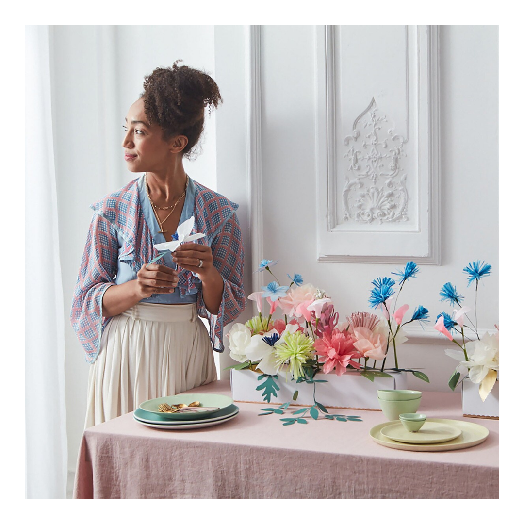 Hazel Gardiner Spring & Summer Table Centerpiece
