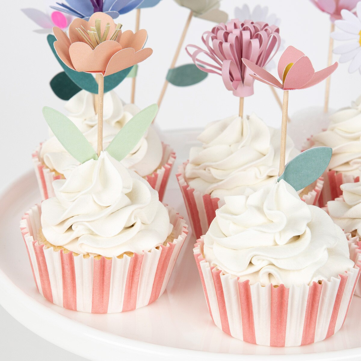 Assorted Flower Garden Cupcake Kit