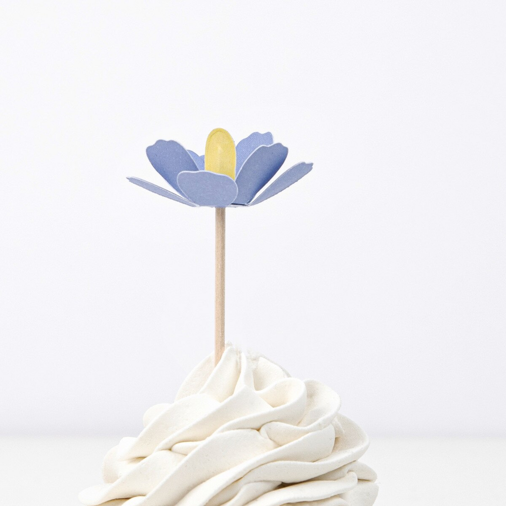 Assorted Flower Garden Cupcake Kit