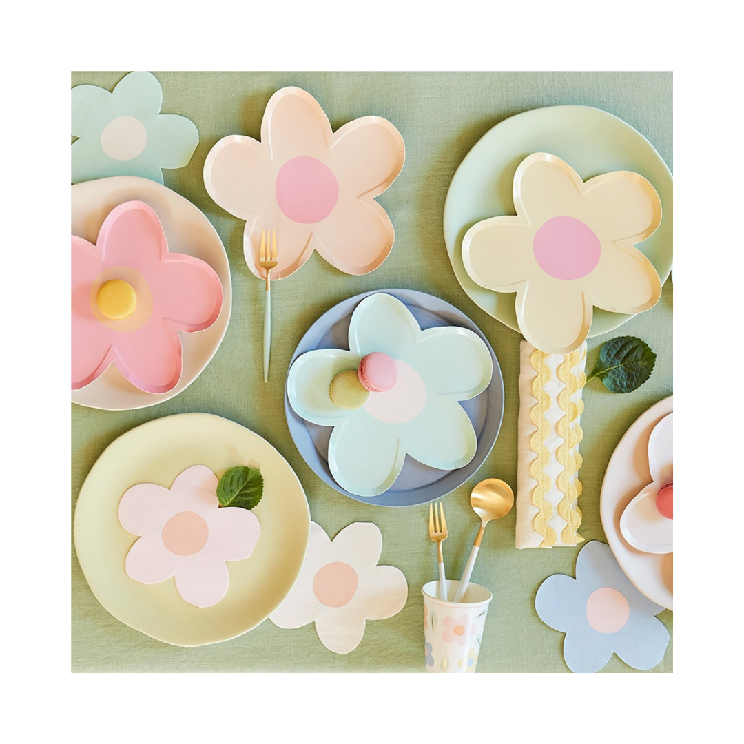 Pastel Daisy Shaped Dinner Plates