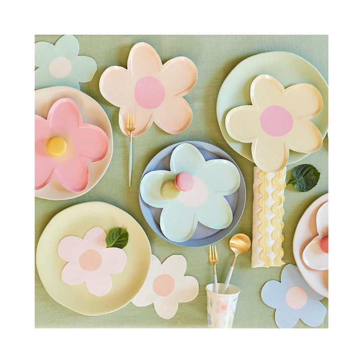 Pastel Daisy Shaped Dinner Plates