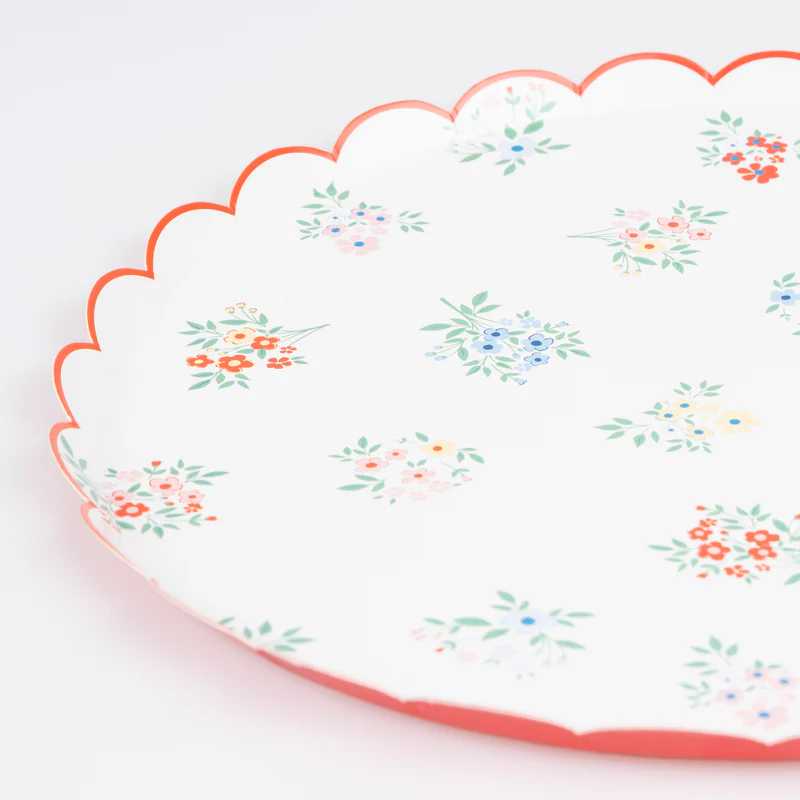 Ditsy Posy Scalloped Dinner Plates