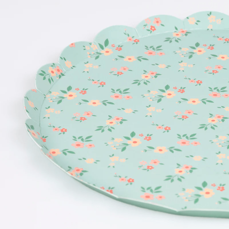 Ditsy Vintage Scallop Plates - 2 Sizes
