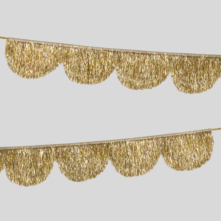 Gold Tinsel Scallop Garland