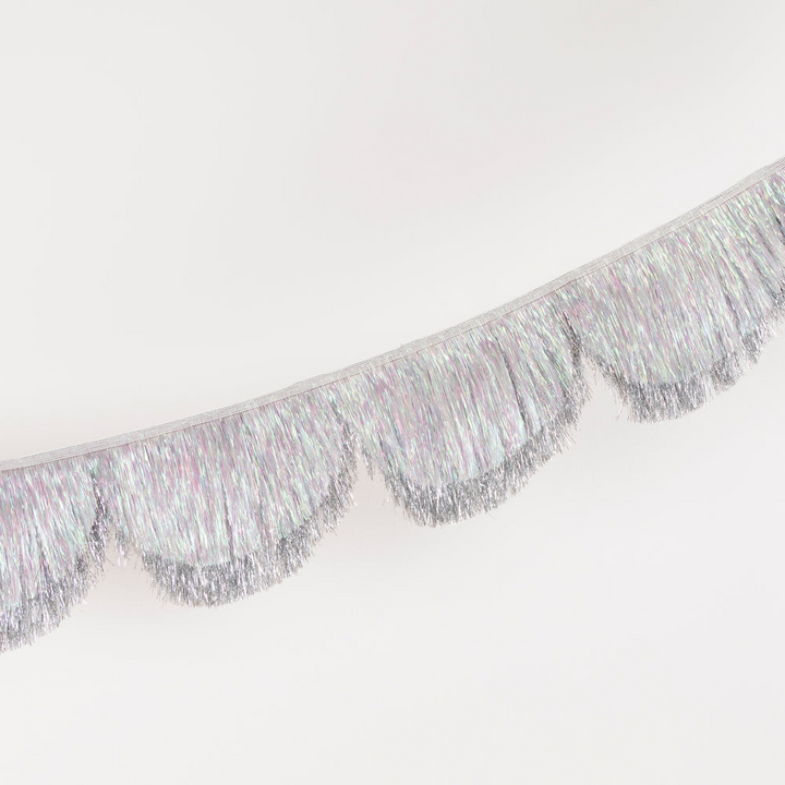 Silver Iridescent Tinsel Scallop Garland