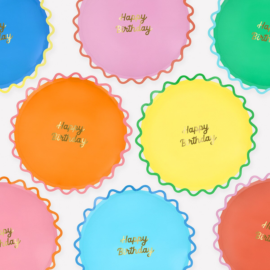 Assorted Wiggle Edge Dinner Plates