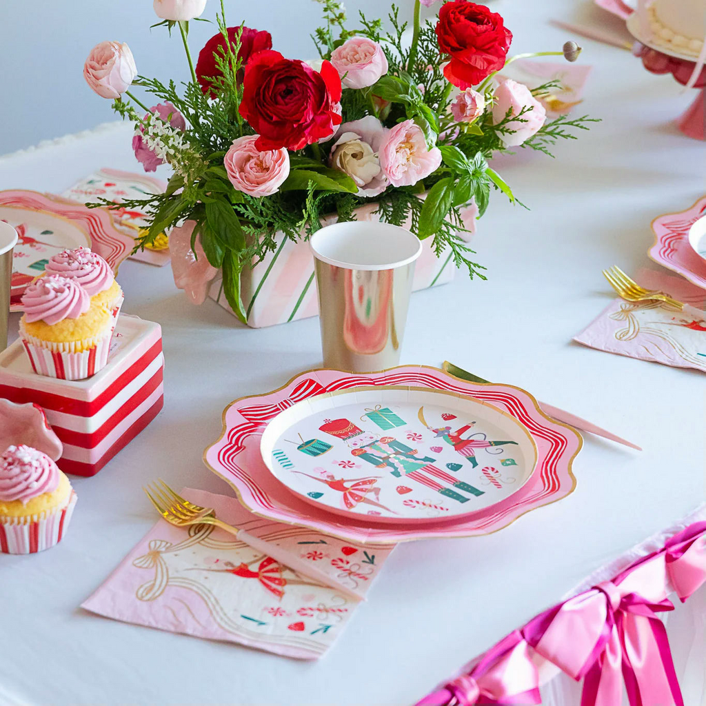 Cutesy Pink & Red Bow Scalloped Dinner Plates