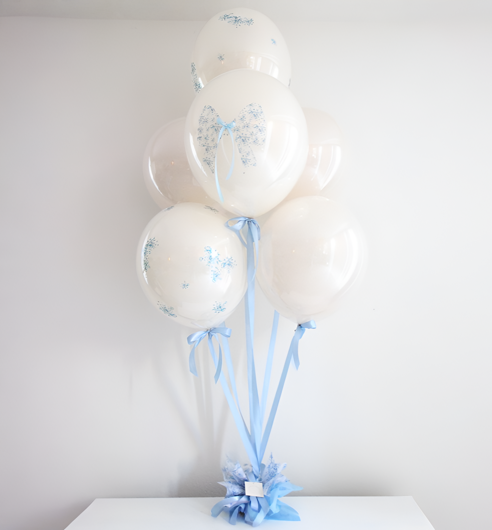 Elegant Fleur De Bleu