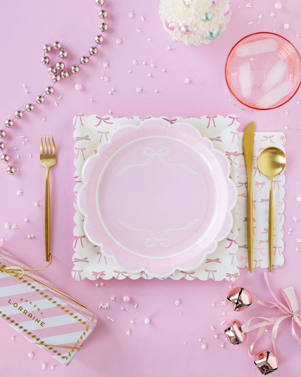Pink Bow Patterns Scalloped Guest Napkin