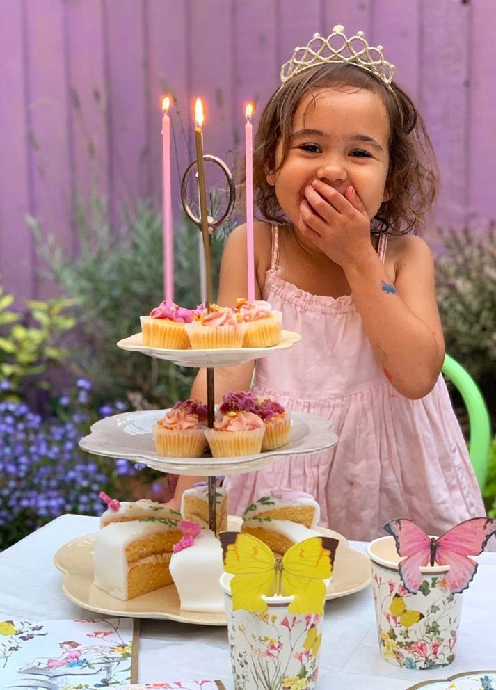 Pink and gold princess tiara and wand set with cupcakes for kids birthday from Parte Haus party supply store in Bethesda Maryland