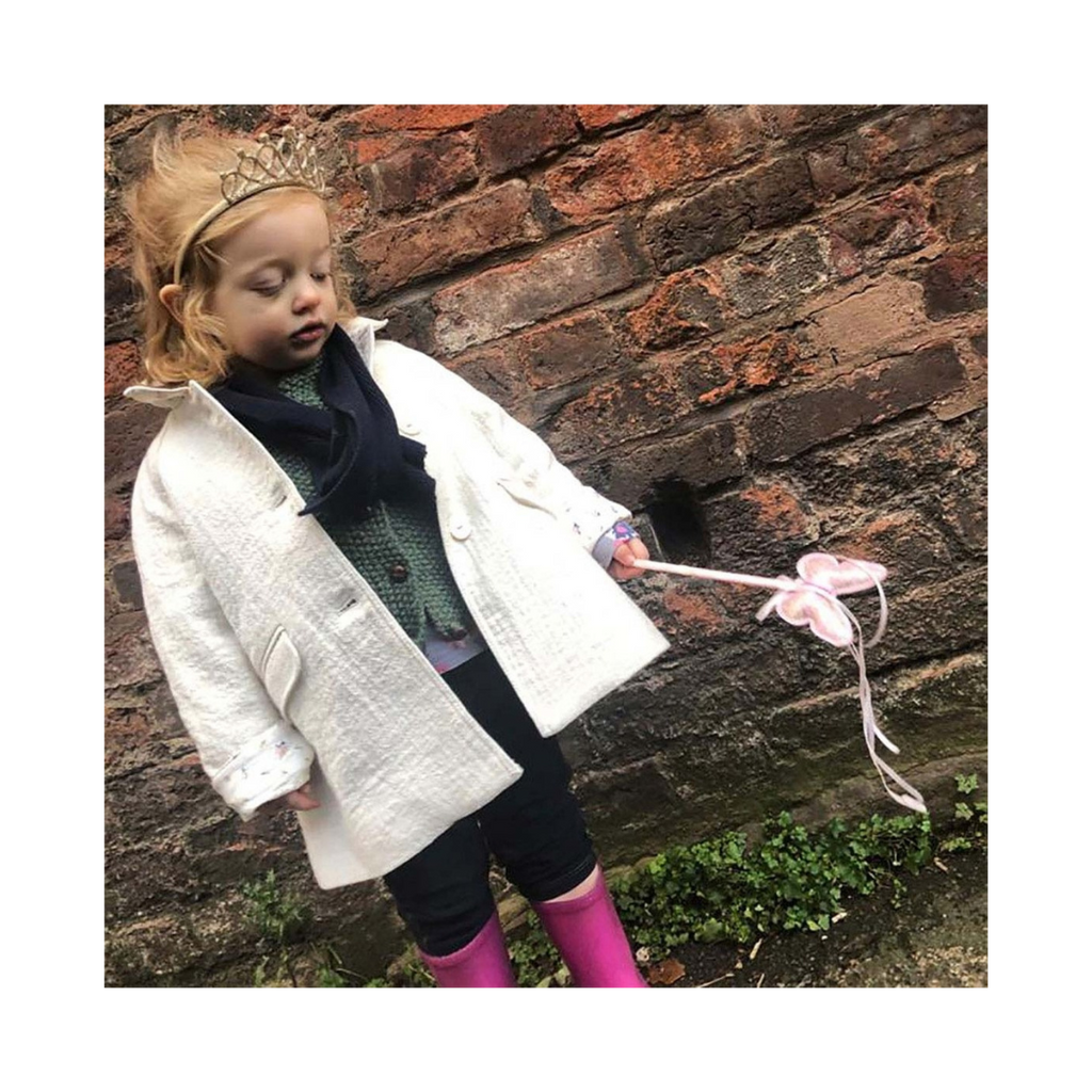 Gold fairy tiara and pink wand for kids dress up from Parte Haus party supply store in Bethesda MD