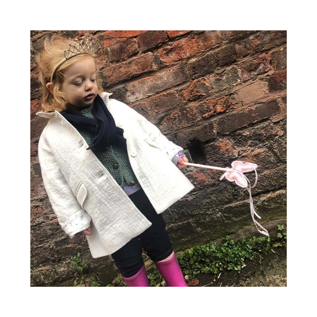Gold fairy tiara and pink wand for kids dress up from Parte Haus party supply store in Bethesda MD