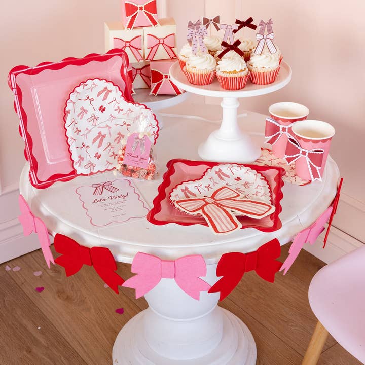 Red and White Bow Pattern Scalloped Cocktail Napkins