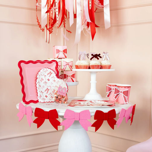Red and White Bow Pattern Scalloped Heart Shaped Large Dinner Plates