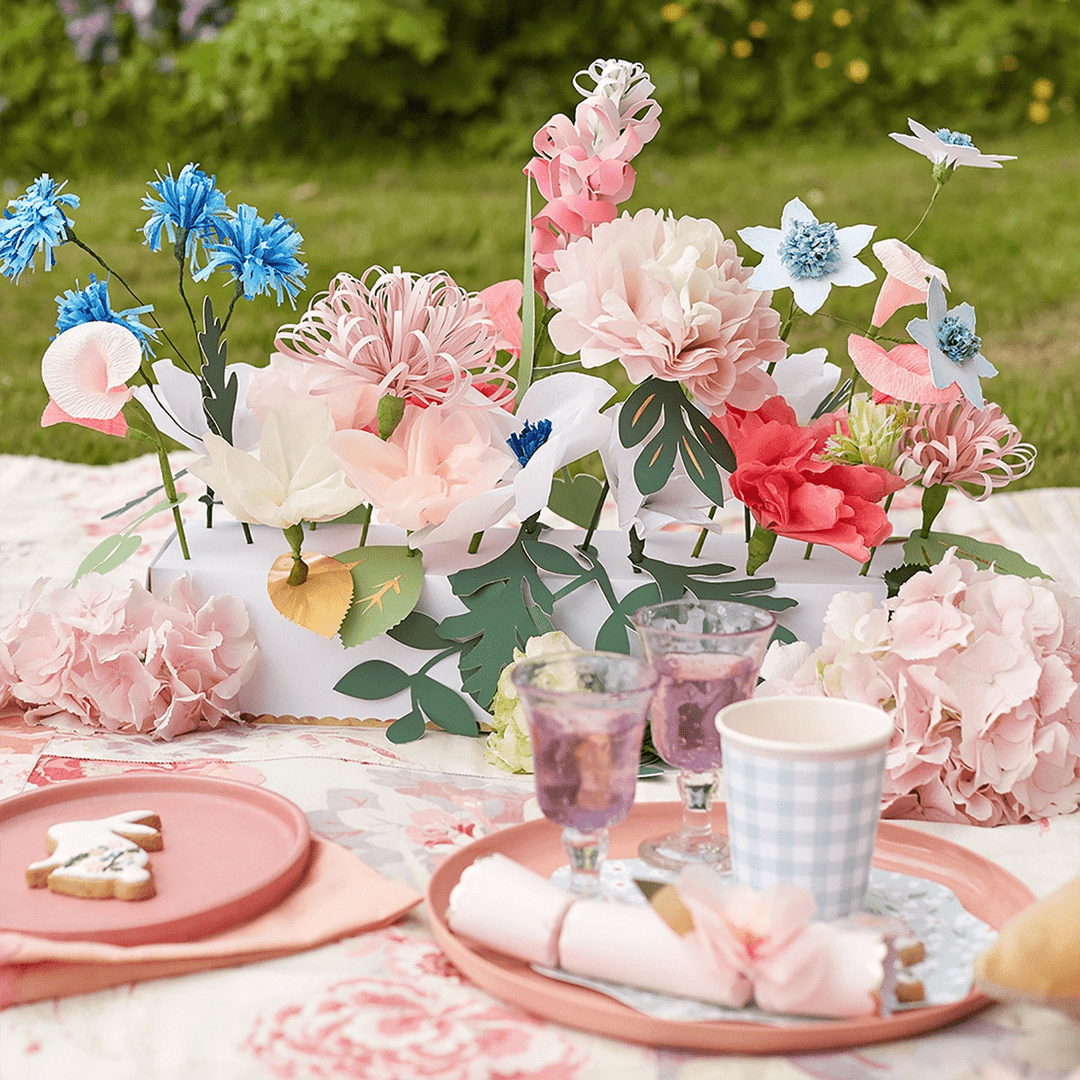 Hazel Gardiner Spring & Summer Table Centerpiece