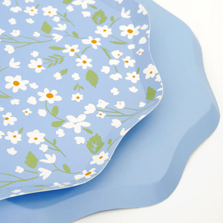 {custom.color} {custom.shape} {custom.type} with {custom.theme} {custom.characters} for {custom.occasion} {custom.holiday} – from Parte Haus party supply store in Bethesda, MD.