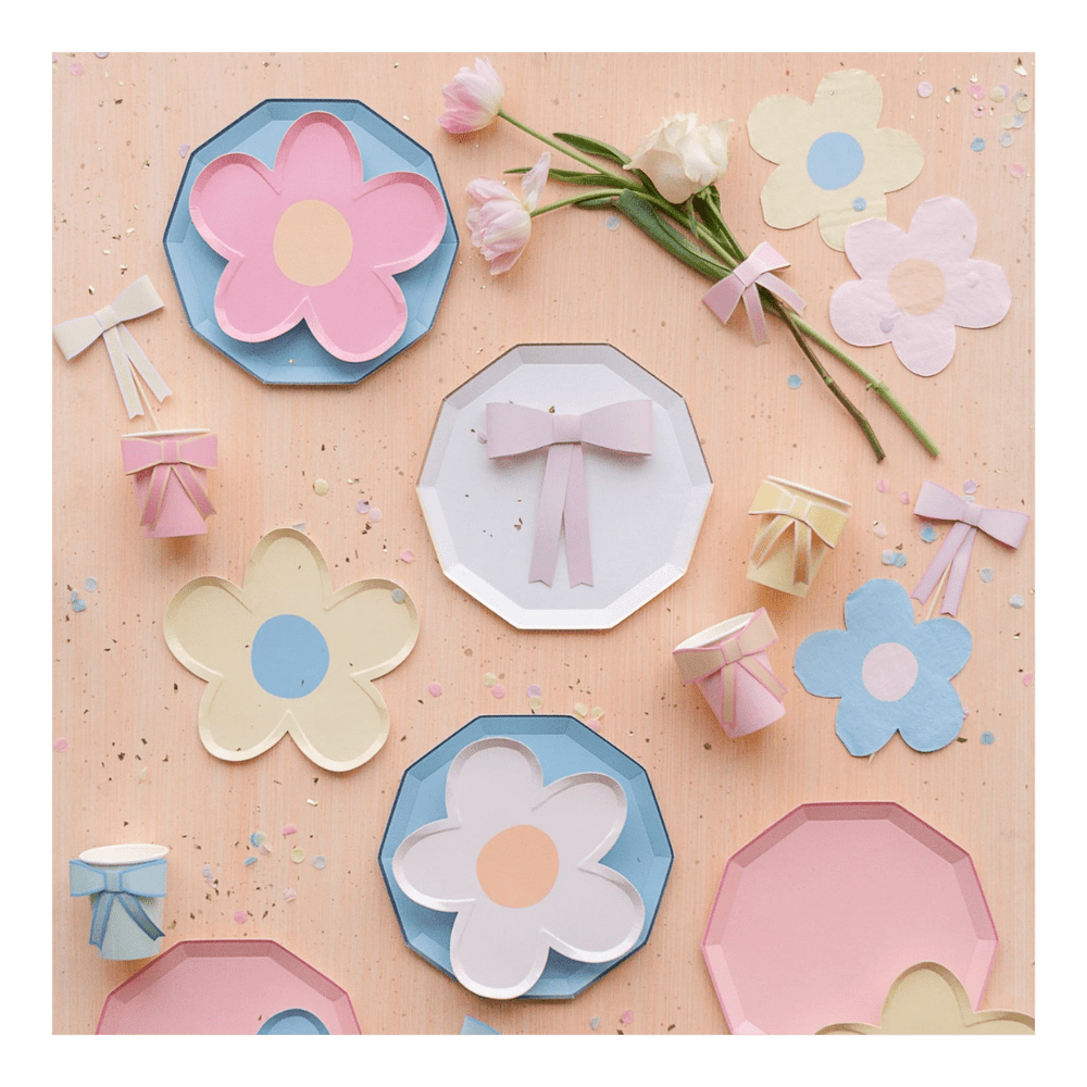 {custom.color} {custom.shape} {custom.type} with {custom.theme} {custom.characters} for {custom.occasion} {custom.holiday} – from Parte Haus party supply store in Bethesda, MD.