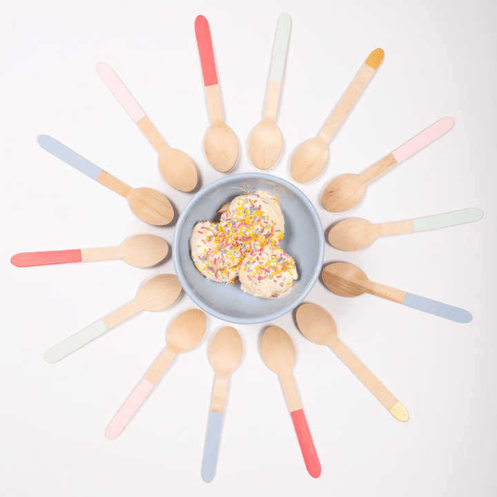 {custom.color} {custom.shape} {custom.type} with {custom.theme} {custom.characters} for {custom.occasion} {custom.holiday} – from Parte Haus party supply store in Bethesda, MD.