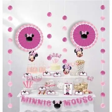Pink Minnie Mouse birthday decoration table theme from Parte Haus party supply store in Bethesda MD